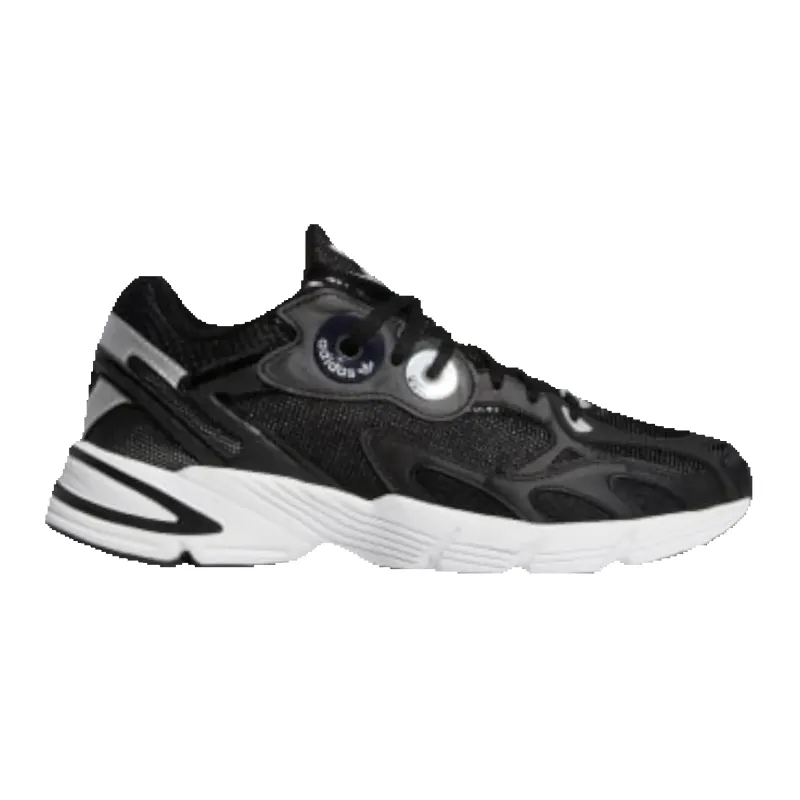 Adidas Astir Women Sneakers Black/White made by Adidas