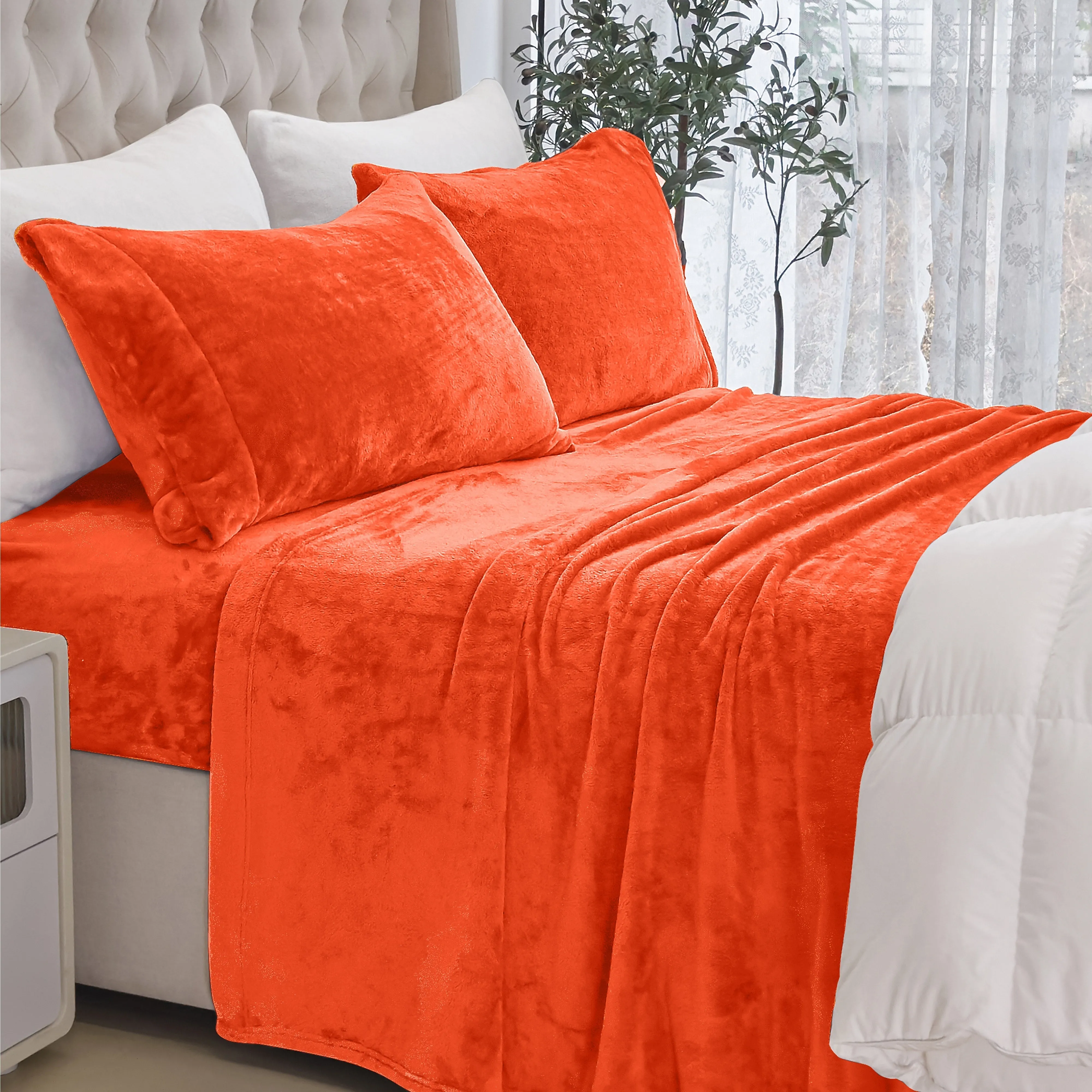 Mocassi 4-Piece Velvet Plush Flannel Sheet Set sold by Zulily product image thumbnail 3