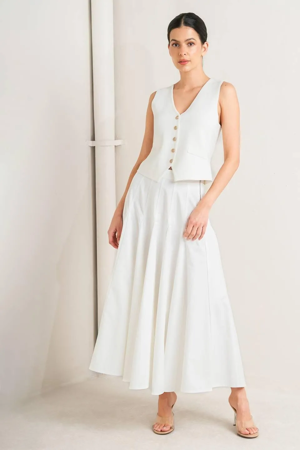 Pale Frame White Woven Circle Skirt sold by Zulily