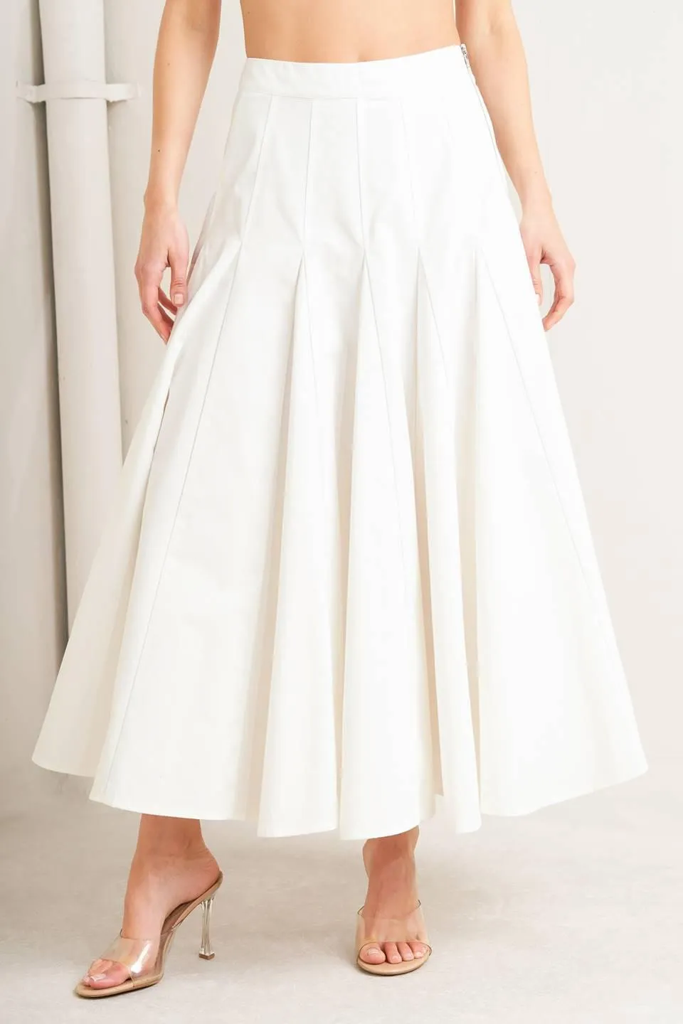 Pale Frame White Woven Circle Skirt sold by Zulily product image thumbnail 5