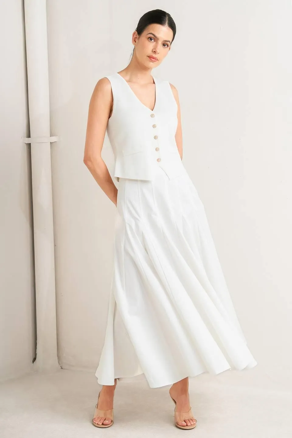 Pale Frame White Woven Circle Skirt sold by Zulily product image thumbnail 2