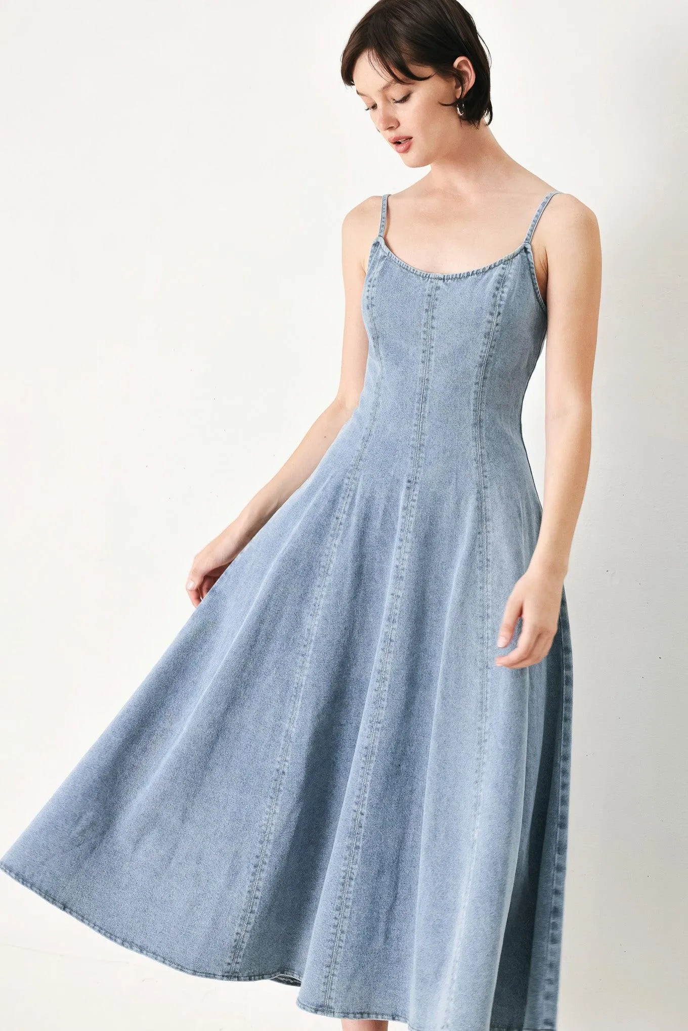 Cloud Ninette Denim Midi Dress sold by Zulily product image thumbnail 5