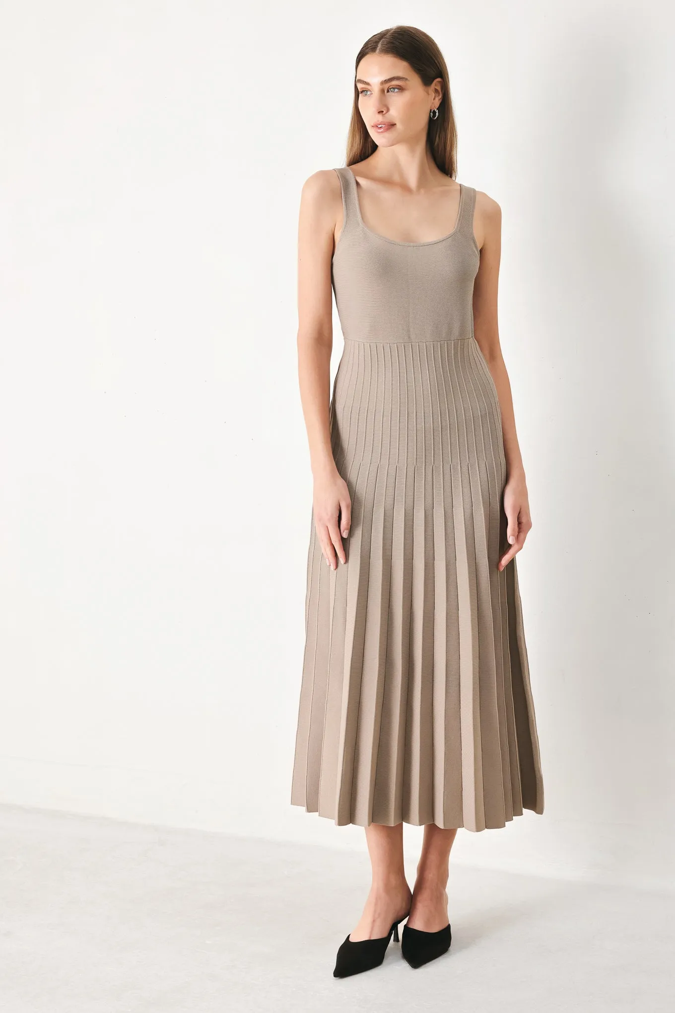 Mono Form Sweater Knit Midi Dress sold by Zulily product image thumbnail 2