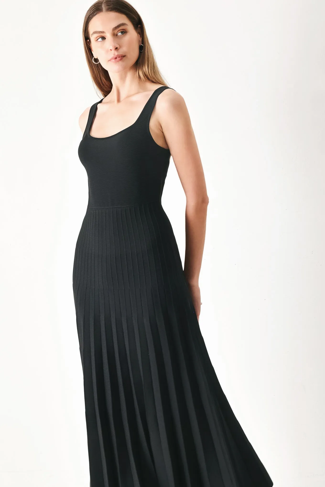 Mono Form Sweater Knit Midi Dress sold by Zulily product image thumbnail 3
