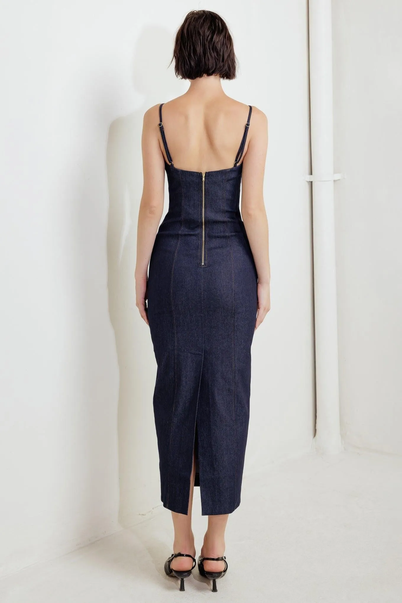 Quiet Curve Dark Denim Midi Dress sold by Zulily product image thumbnail 3