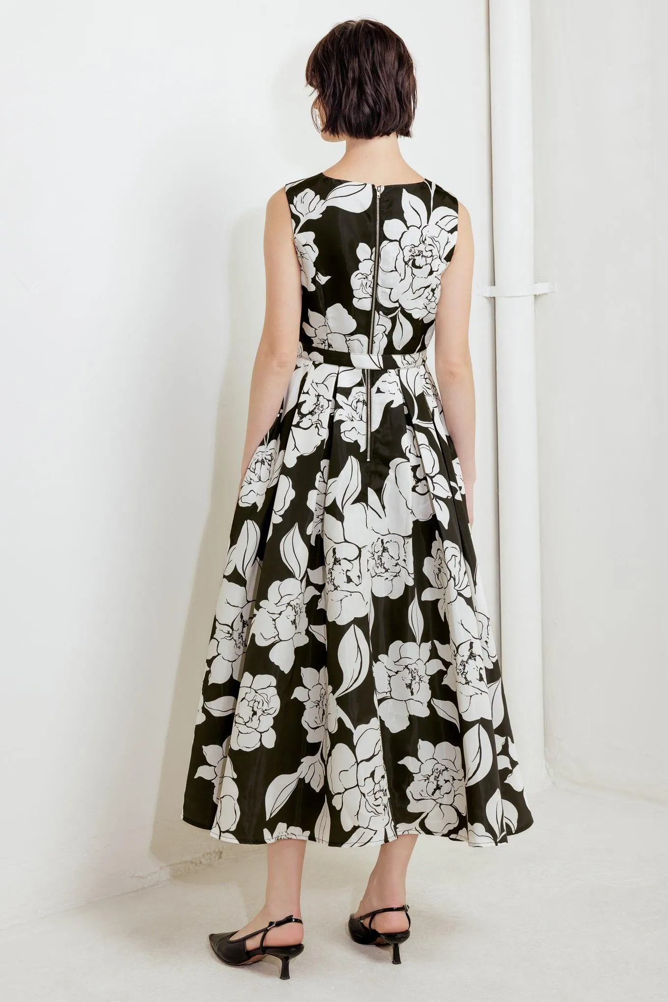 Silent Heart Black Woven Midi Dress sold by Zulily product image thumbnail 3