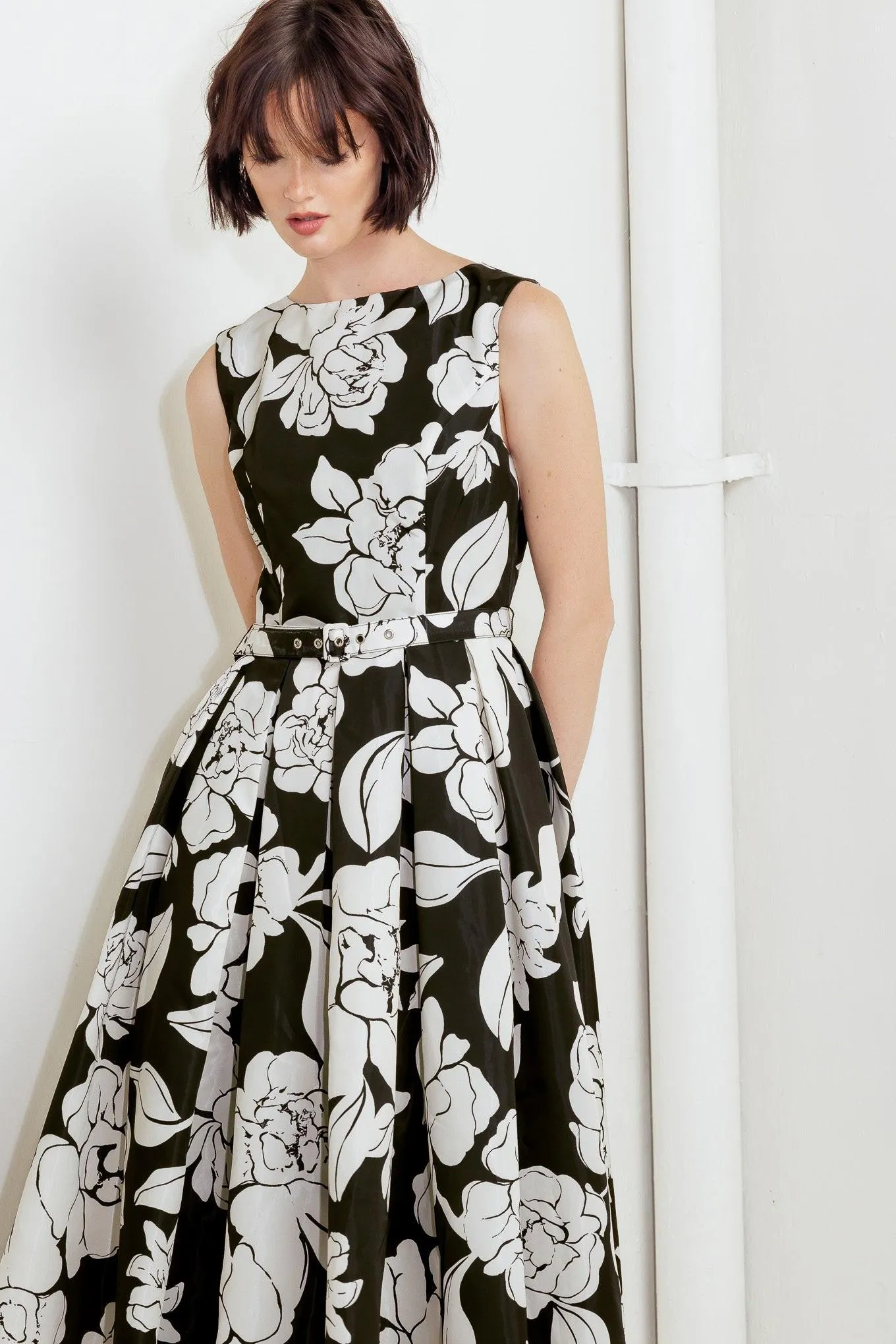 Silent Heart Black Woven Midi Dress sold by Zulily product image thumbnail 4