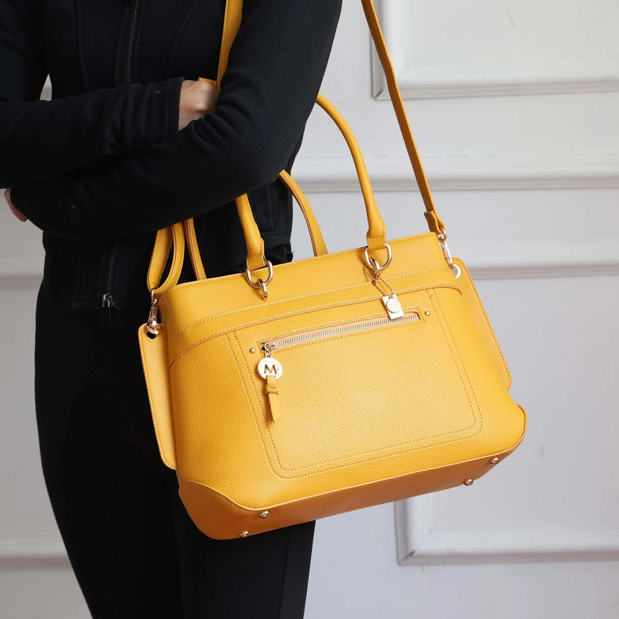 Gardenia Tote Bag and Wallet Set sold by Zulily product image thumbnail 2