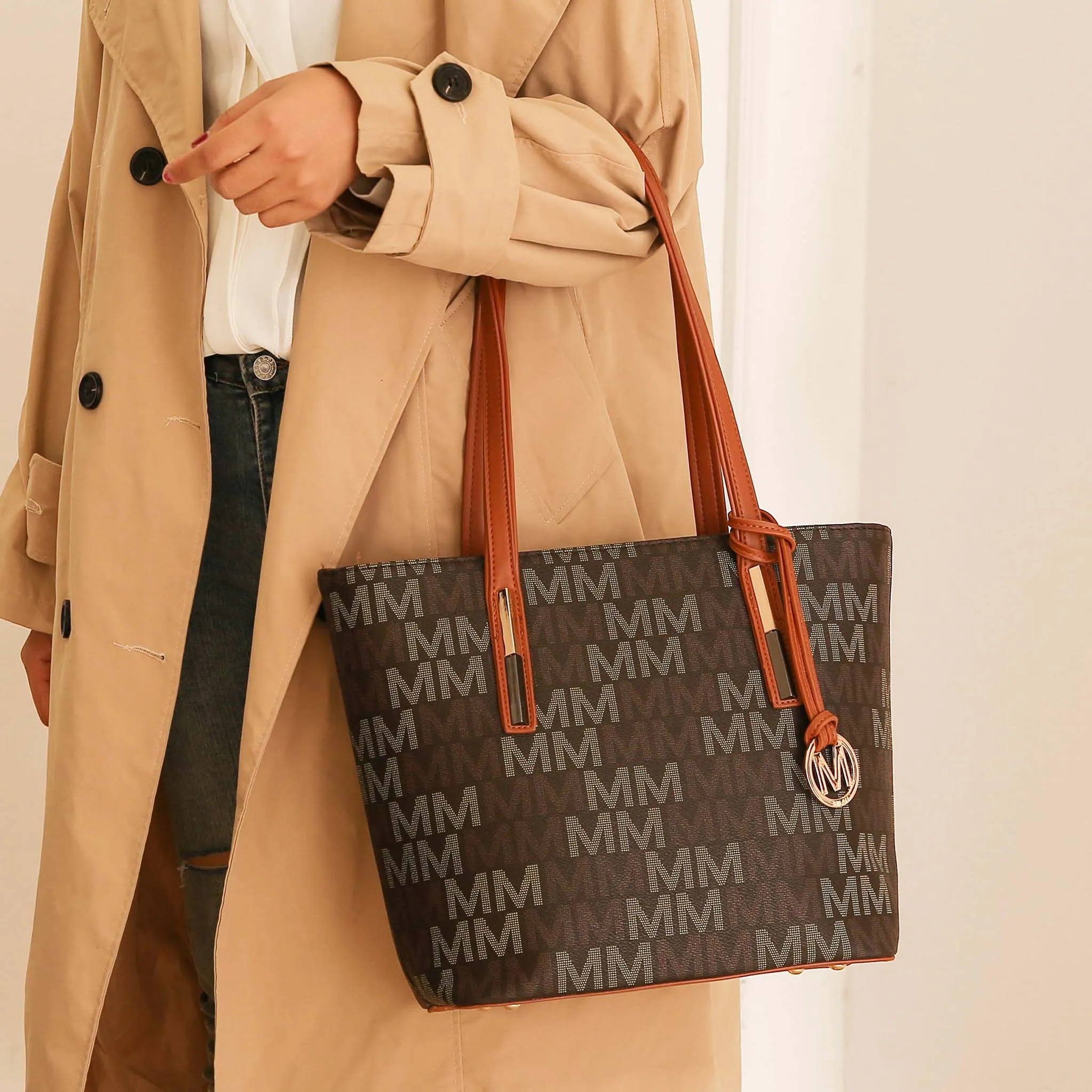 Aylet Signature Tote Bag and Set sold by Zulily product image thumbnail 2