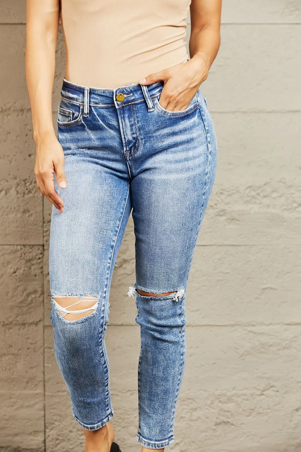 BAYEAS Mid Rise Distressed Skinny Jeans sold by Zulily product image thumbnail 4