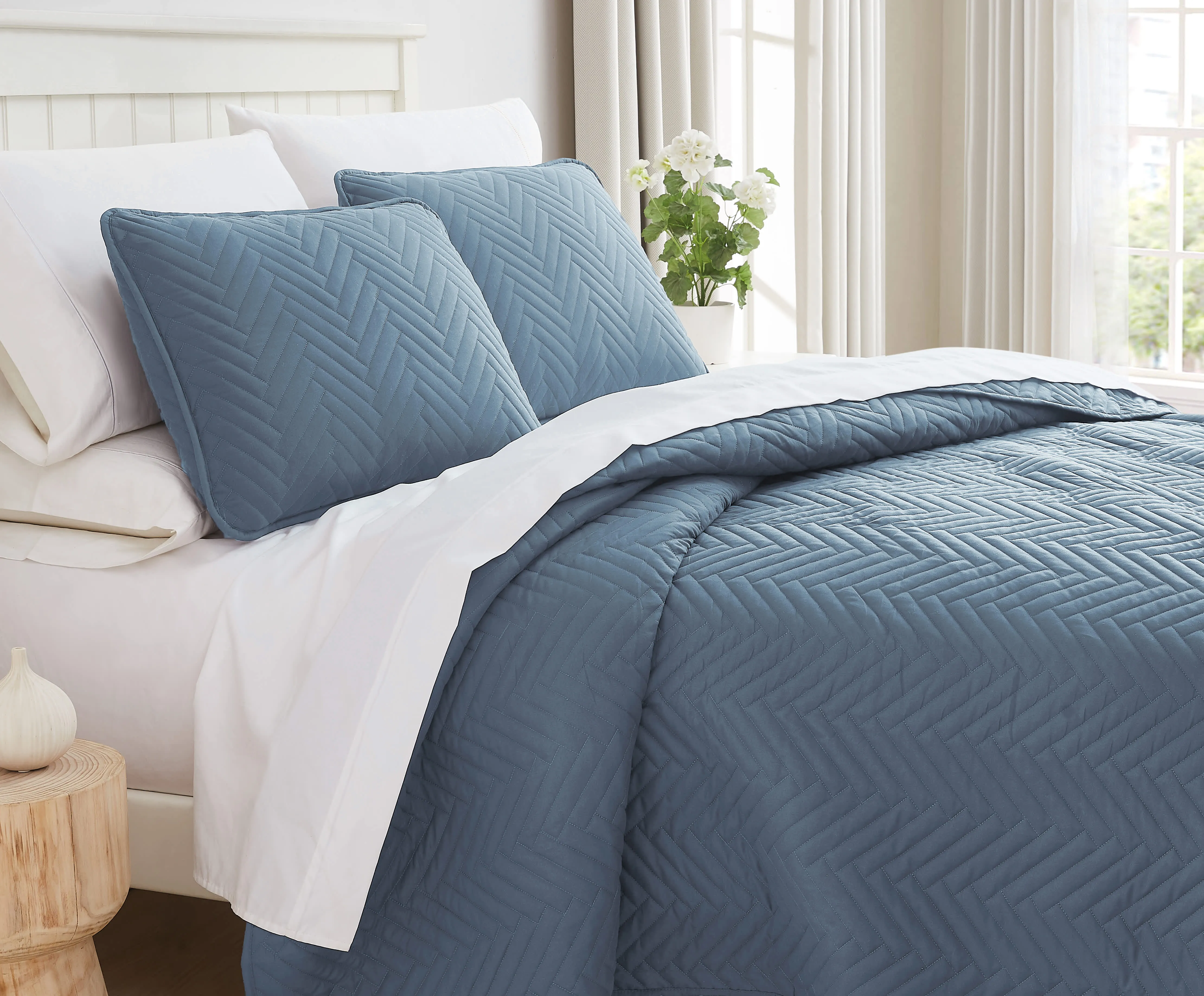 Southshore Fine Linens Chevron Oversized Quilt Set sold by Zulily product image thumbnail 4