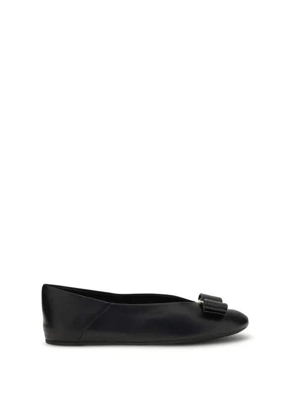 Ballerina Flats Vara Bow Black made by Salvatore Ferragamo
