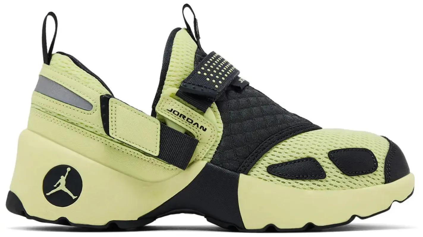 [hq2164-302] Womens Air Jordan Trunner Lx 'luminous Green' made by Jordan