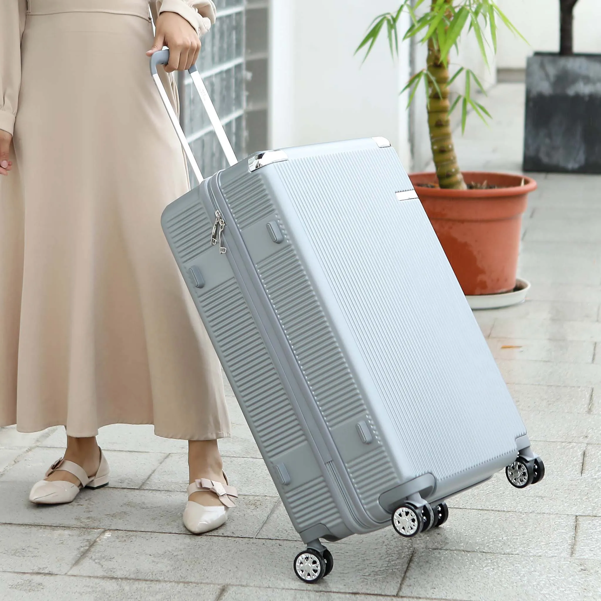 MKF Collection by Mia K. - Tulum Extra Large Spinner Luggage sold by Zulily product image thumbnail 2