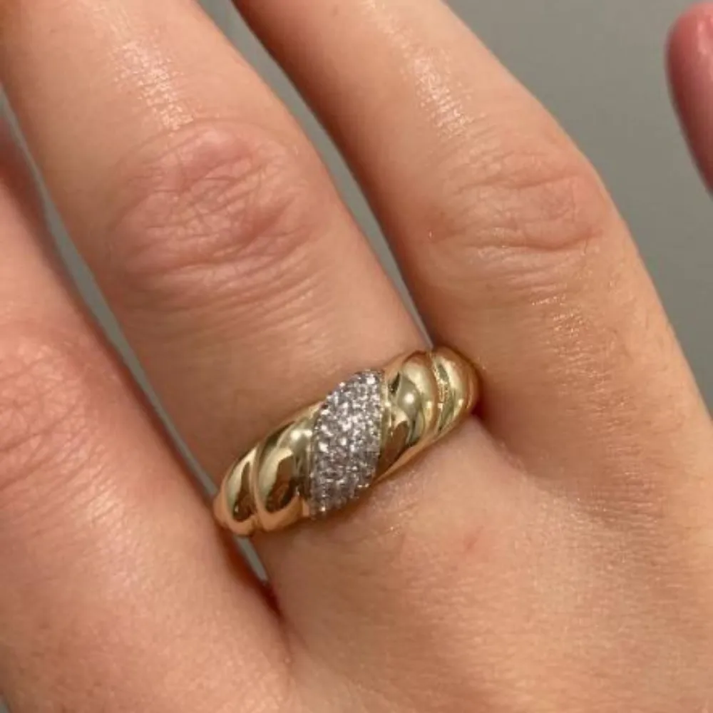 Mallory Ring sold by Zulily product image thumbnail 3