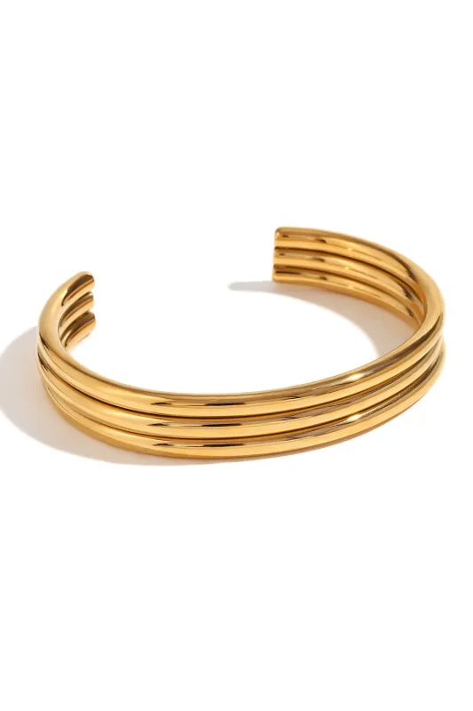 Threaded Pear Gold Three Layered Notched Design Bangle made by Threaded Pear
