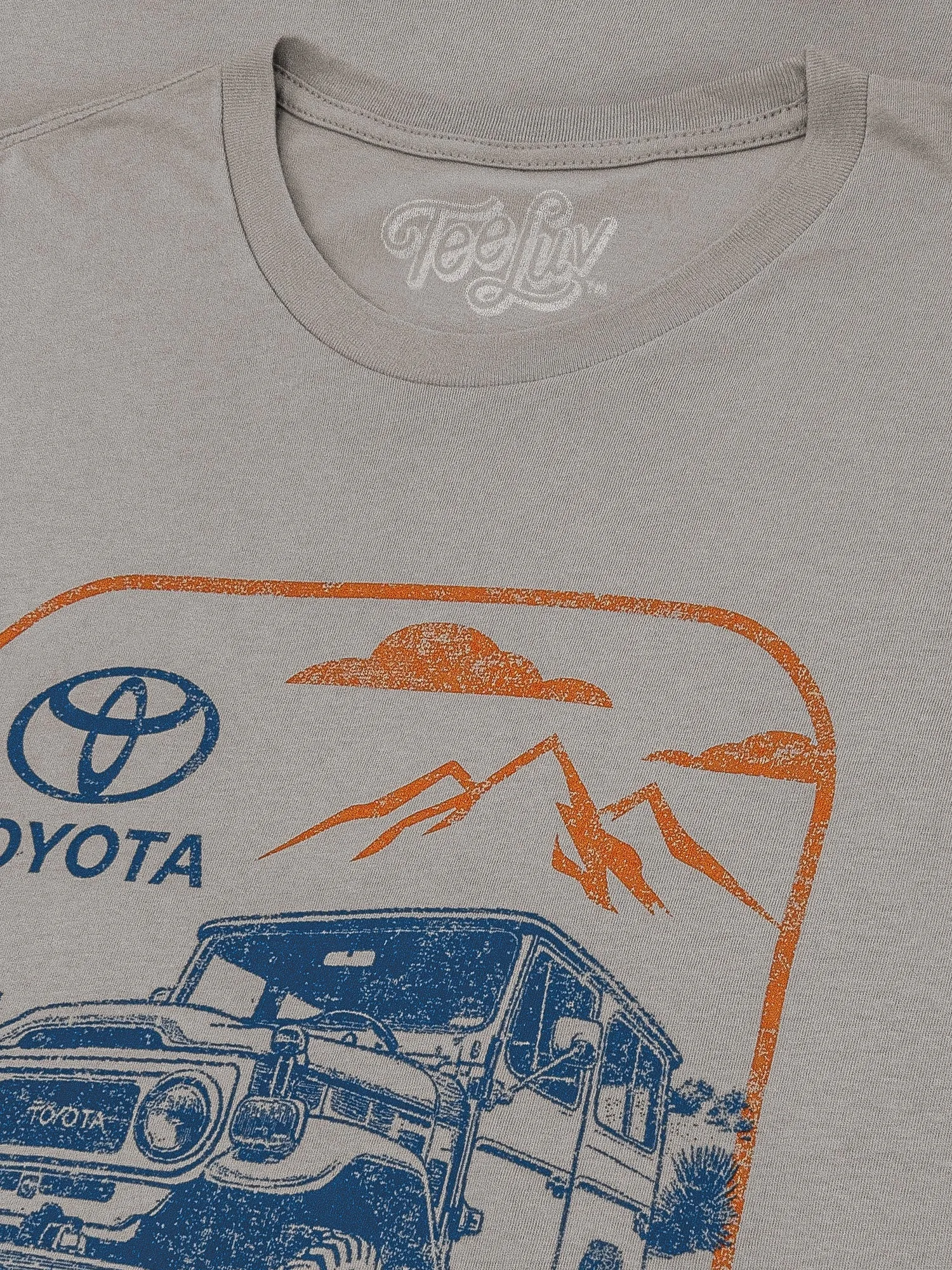 Retro Toyota Land Cruiser Climb Higher T-Shirt - Light Gray sold by Zulily product image thumbnail 2