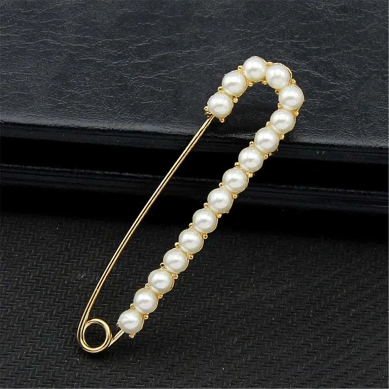 Pearl & Goldtone Pin Brooch made by Zulily