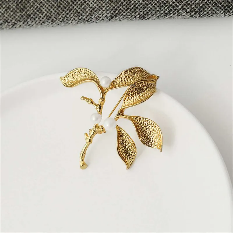 Pearl & Goldtone Botany Brooch made by Zulily
