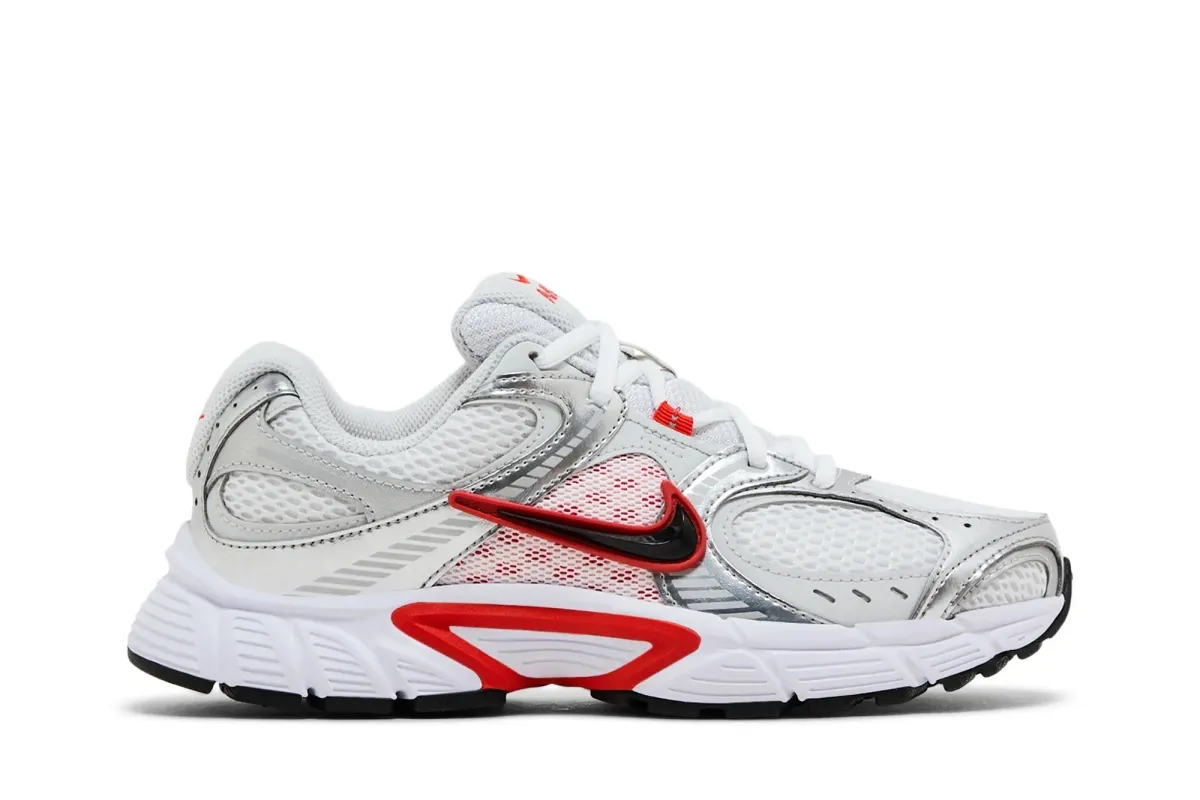 Nike Women's V5 RNR - Picante Red/Vast Grey/Black made by Nike