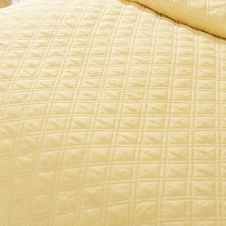 Tache Buttercup Puffs Yellow Diamond Matelasse Scalloped Quilt Set (YELLEMDES) sold by Zulily product image thumbnail 5