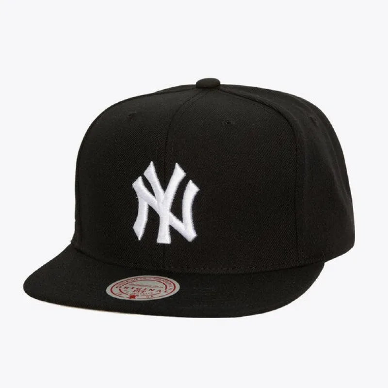 Mitchell & Ness New York Yankees OG Men's Snapback Hat — Black/White made by Mitchell & Ness
