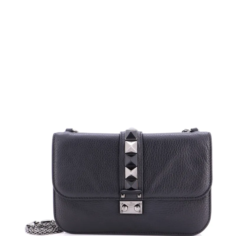 Glam Lock Shoulder Bag Leather Medium made by Valentino Garavani