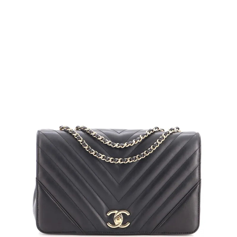 Statement Flap Bag Chevron Calfskin Small made by Chanel