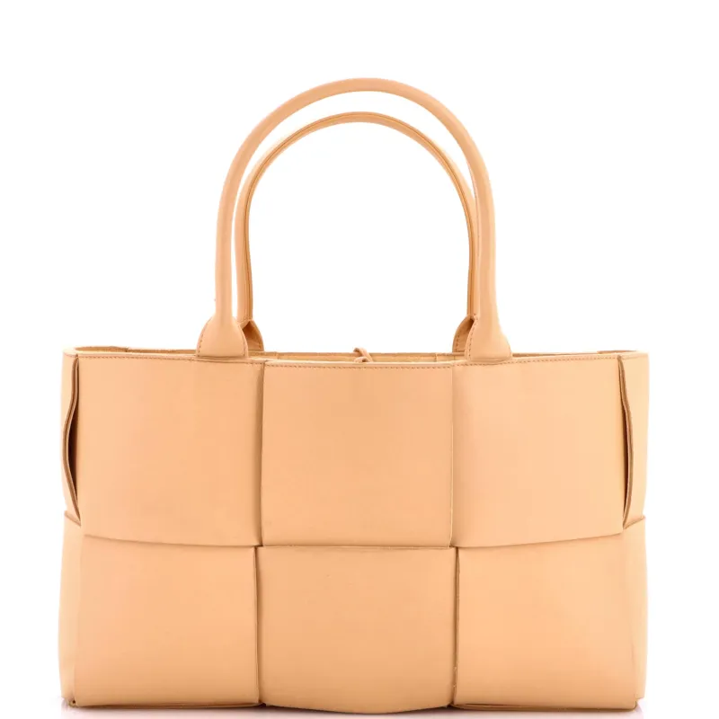 Arco Tote Maxi Intrecciato Leather Medium made by Bottega Veneta