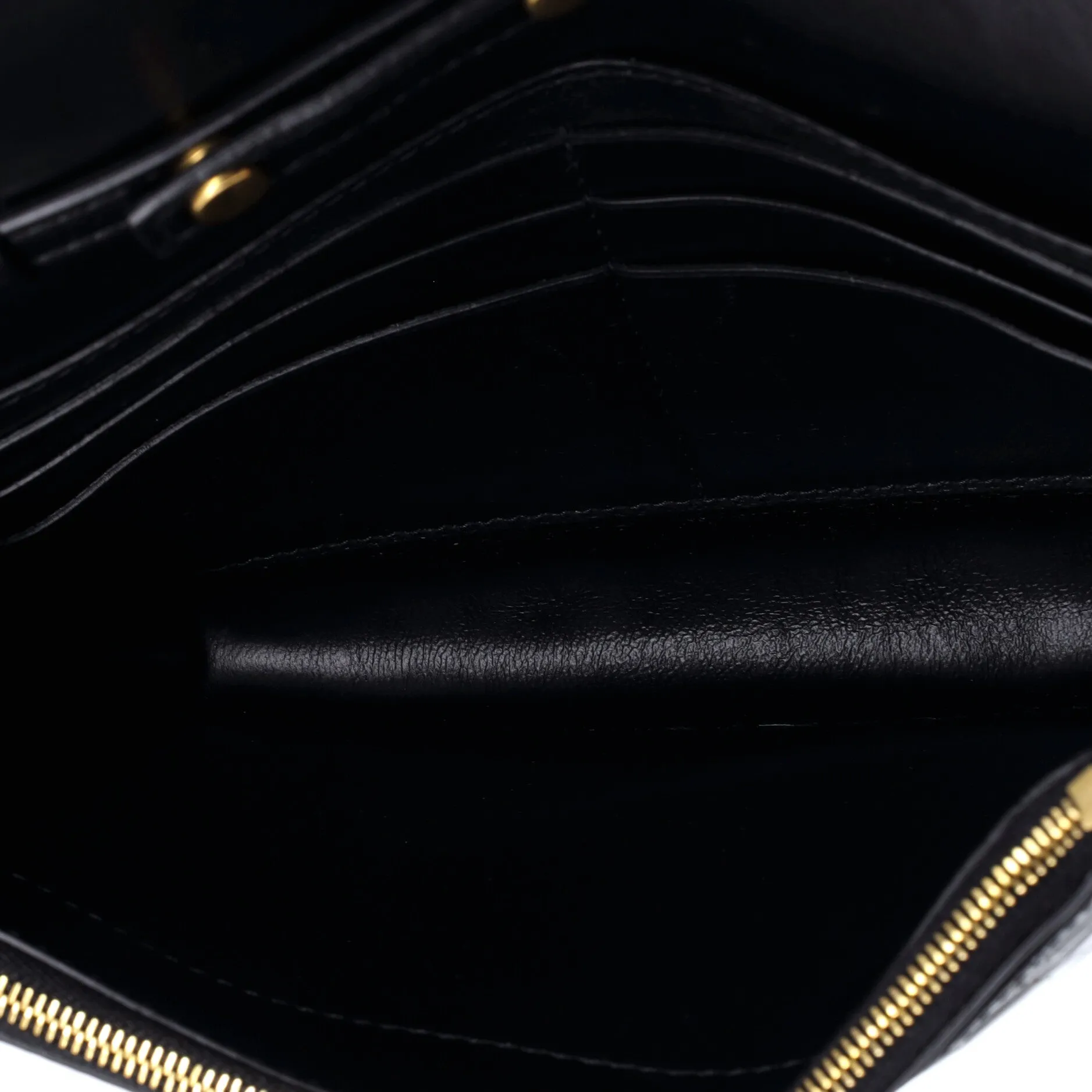 B Dot Wallet on Chain Crocodile Embossed Leather sold by Zulily product image thumbnail 5