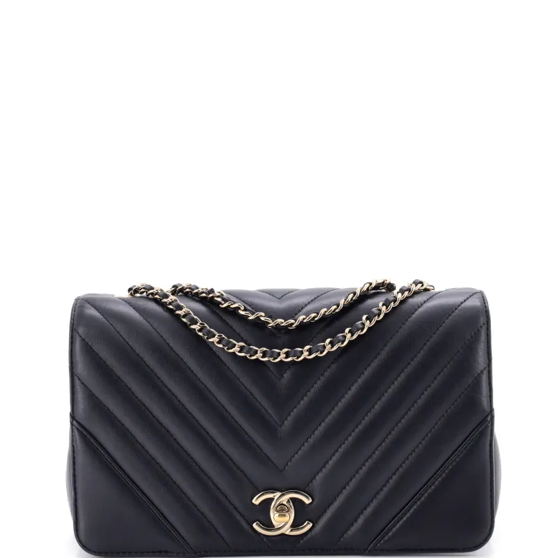 Statement Flap Bag Chevron Calfskin Small made by Chanel