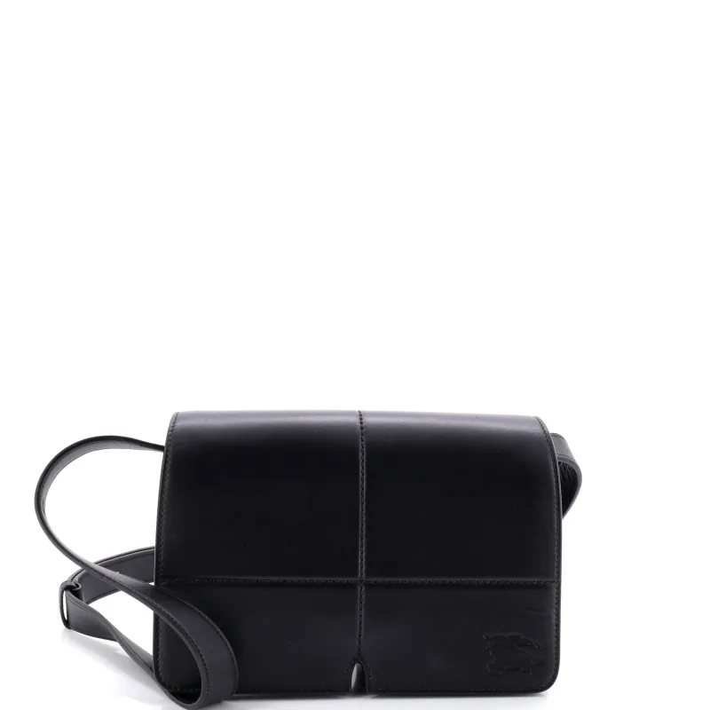Snip Shoulder Bag Leather made by Burberry