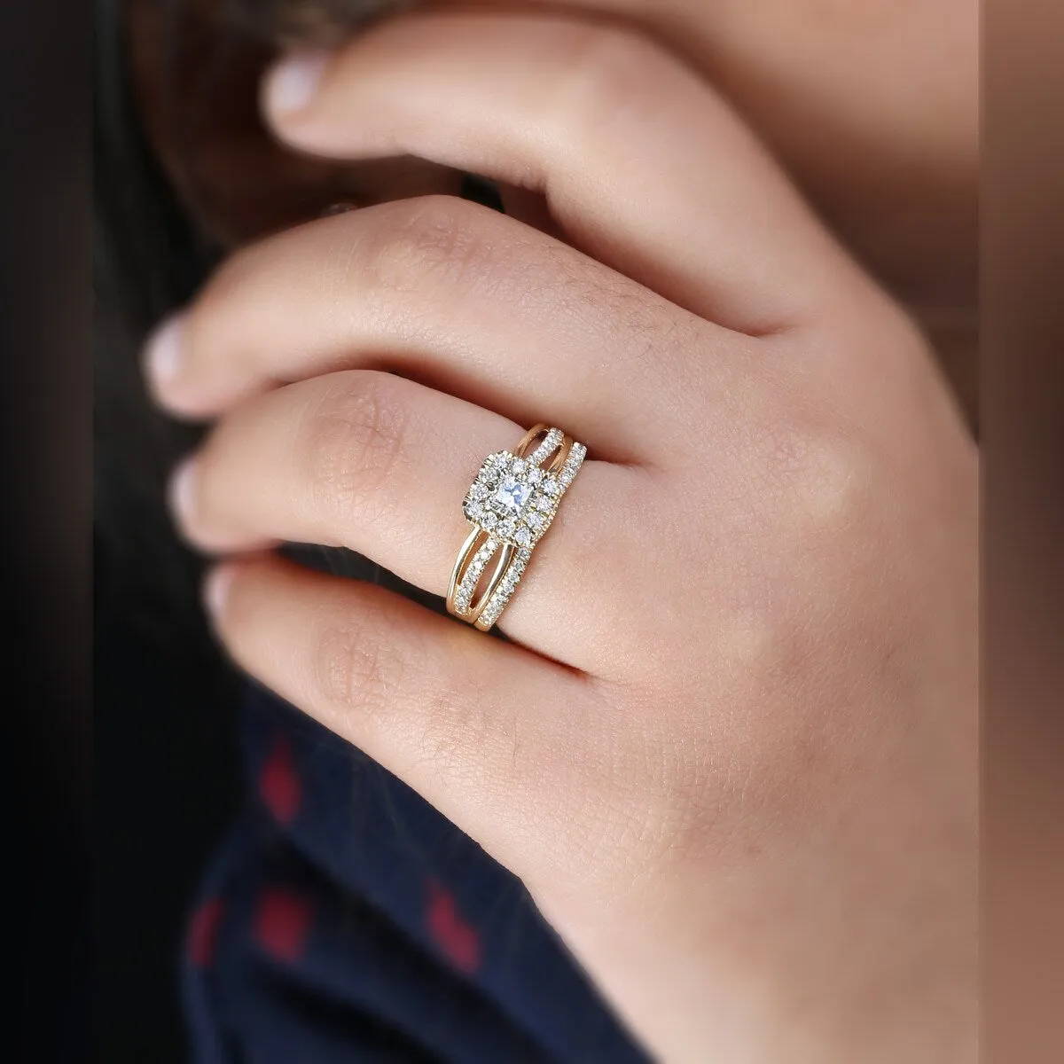 De Couer IGI Certified 14k Yellow Gold 5/8ct TDW Princess-Cut Diamond Frame Bridal Set sold by Zulily product image thumbnail 2