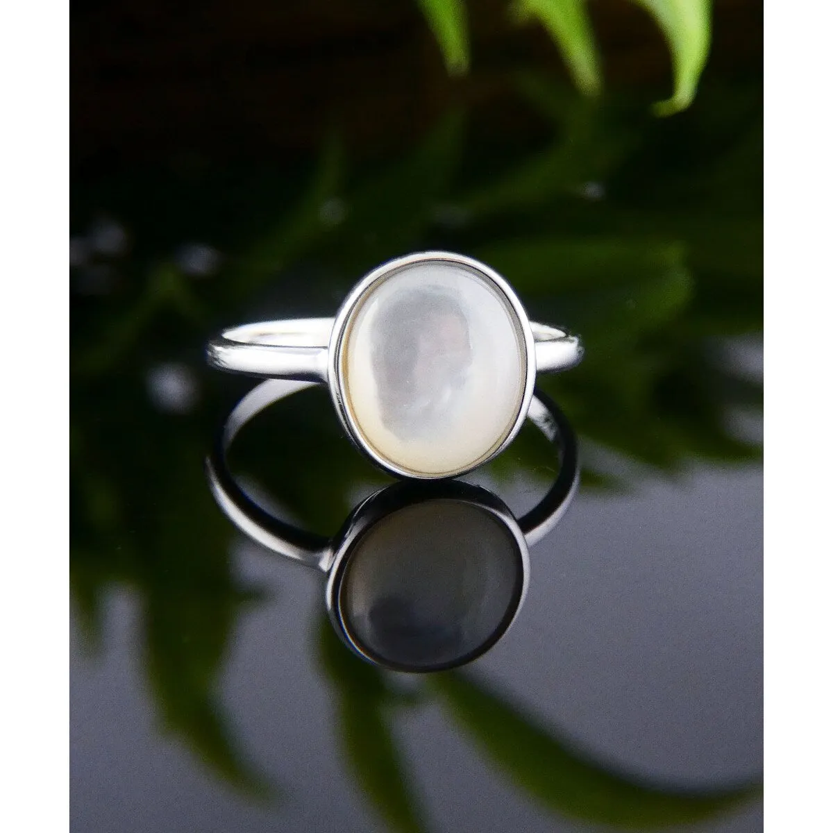 Vera & Co. Minimalism Oval Mother of Pearl Ring sold by Zulily product image thumbnail 2