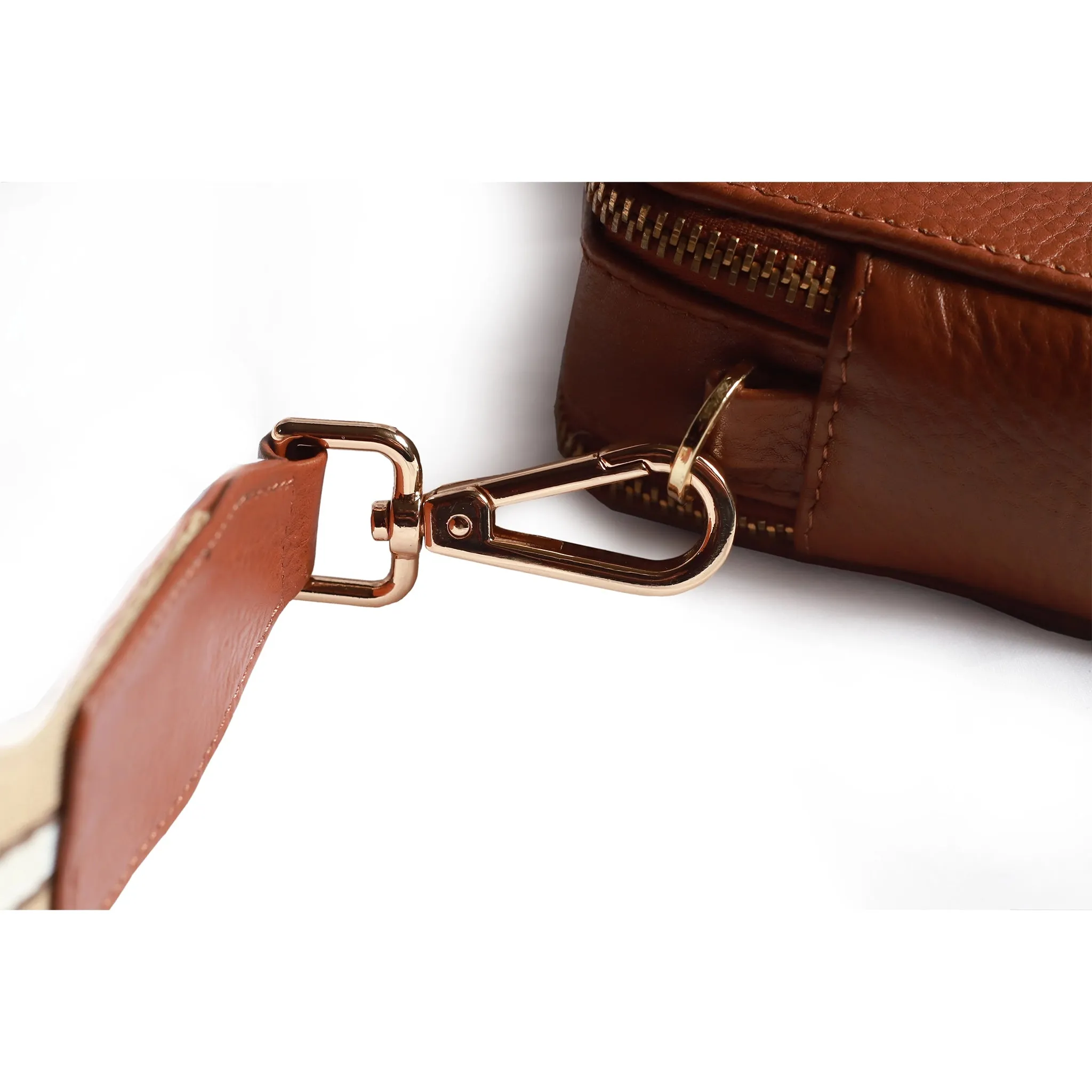 The Leather Crossbody Bag sold by BAYRAW product image thumbnail 3