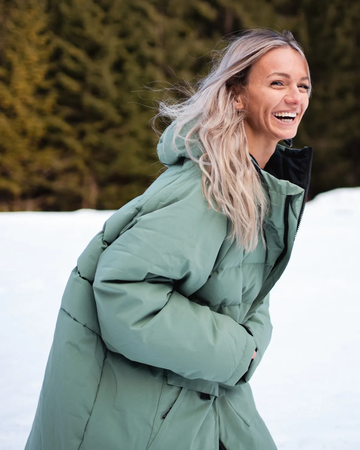 All Weather Puffer Changing Robe - Aventurine Green sold by Vivida Lifestyle product image thumbnail 5