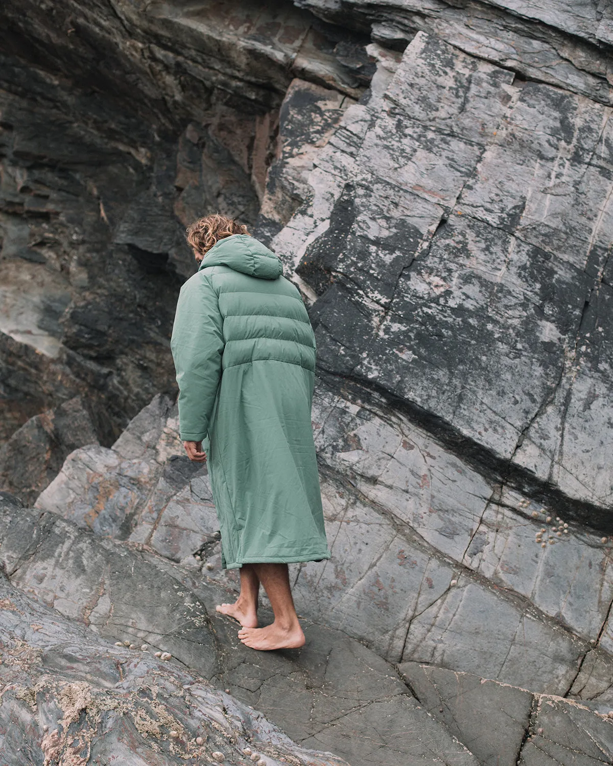 All Weather Puffer Changing Robe - Aventurine Green sold by Vivida Lifestyle product image thumbnail 4