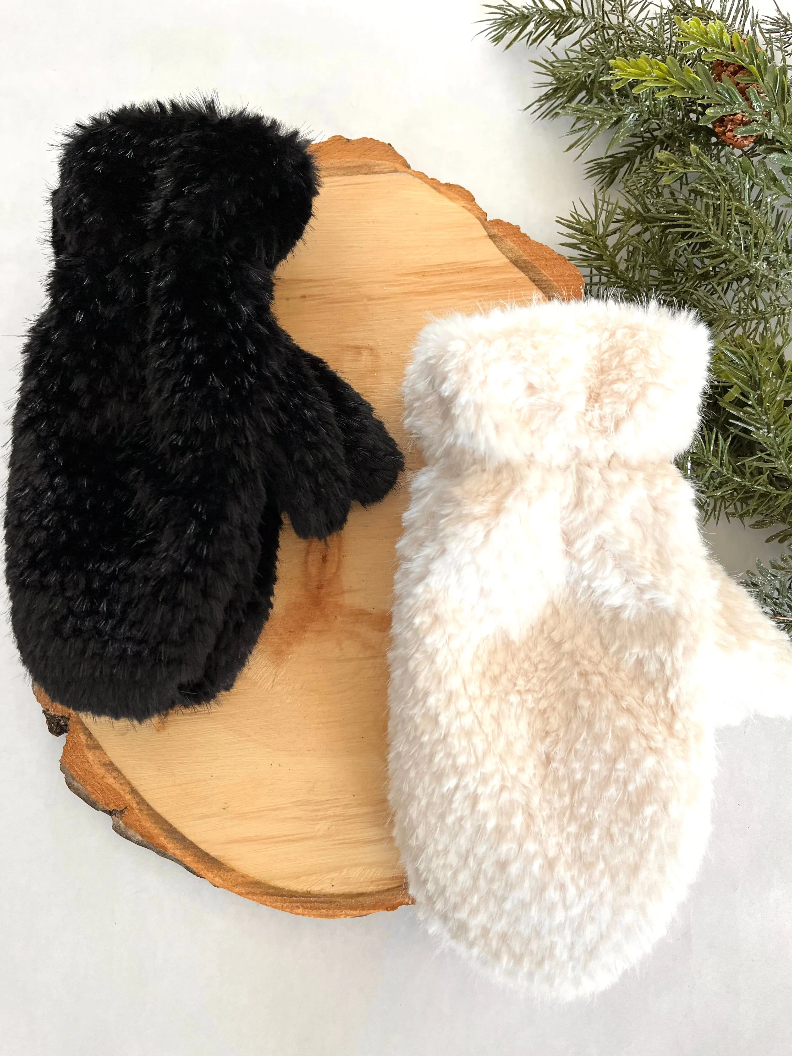WOMENS FUZZY MITTS sold by Oh Canada WPG