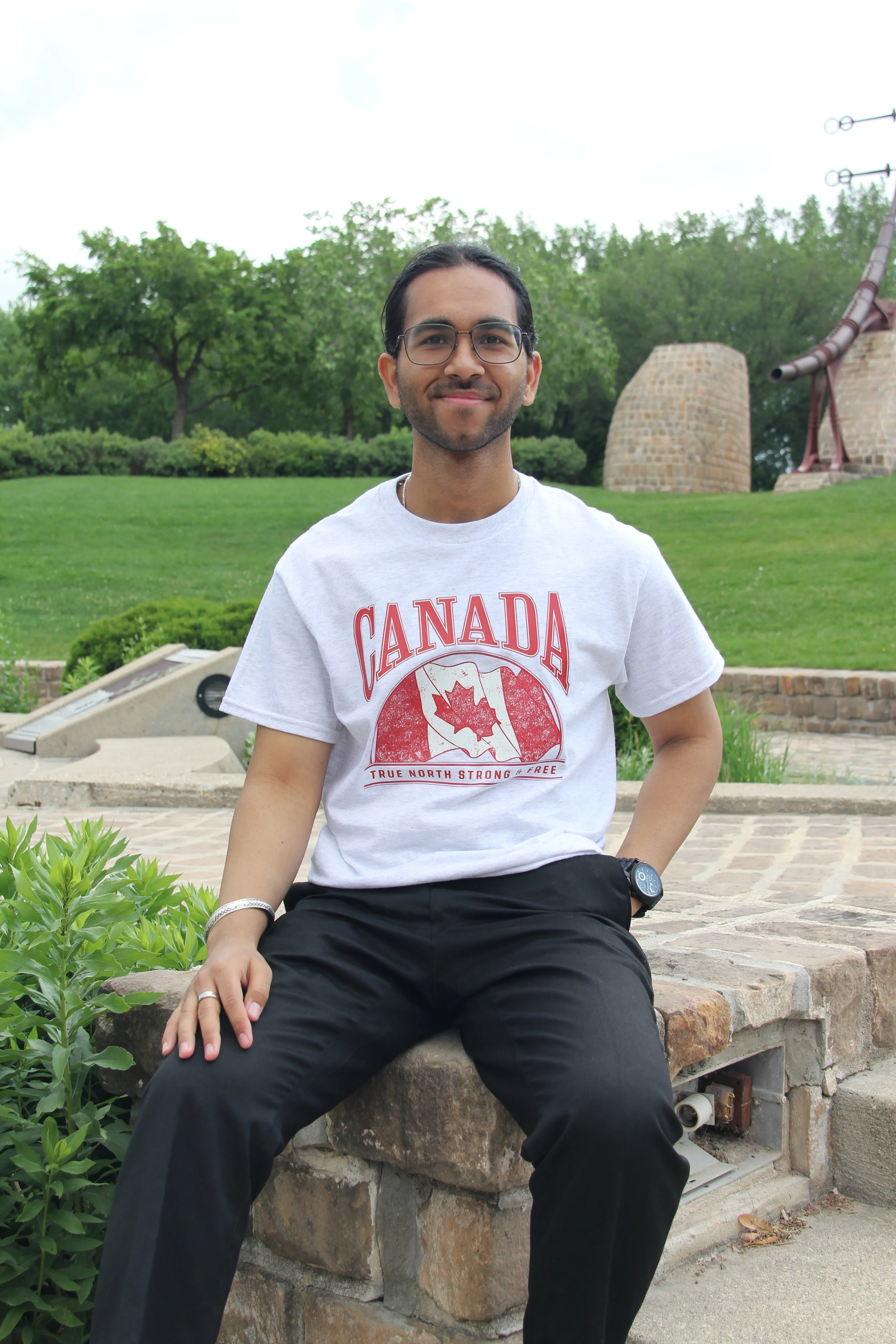 VINTAGE CANADA FLAG T-SHIRT sold by Oh Canada WPG