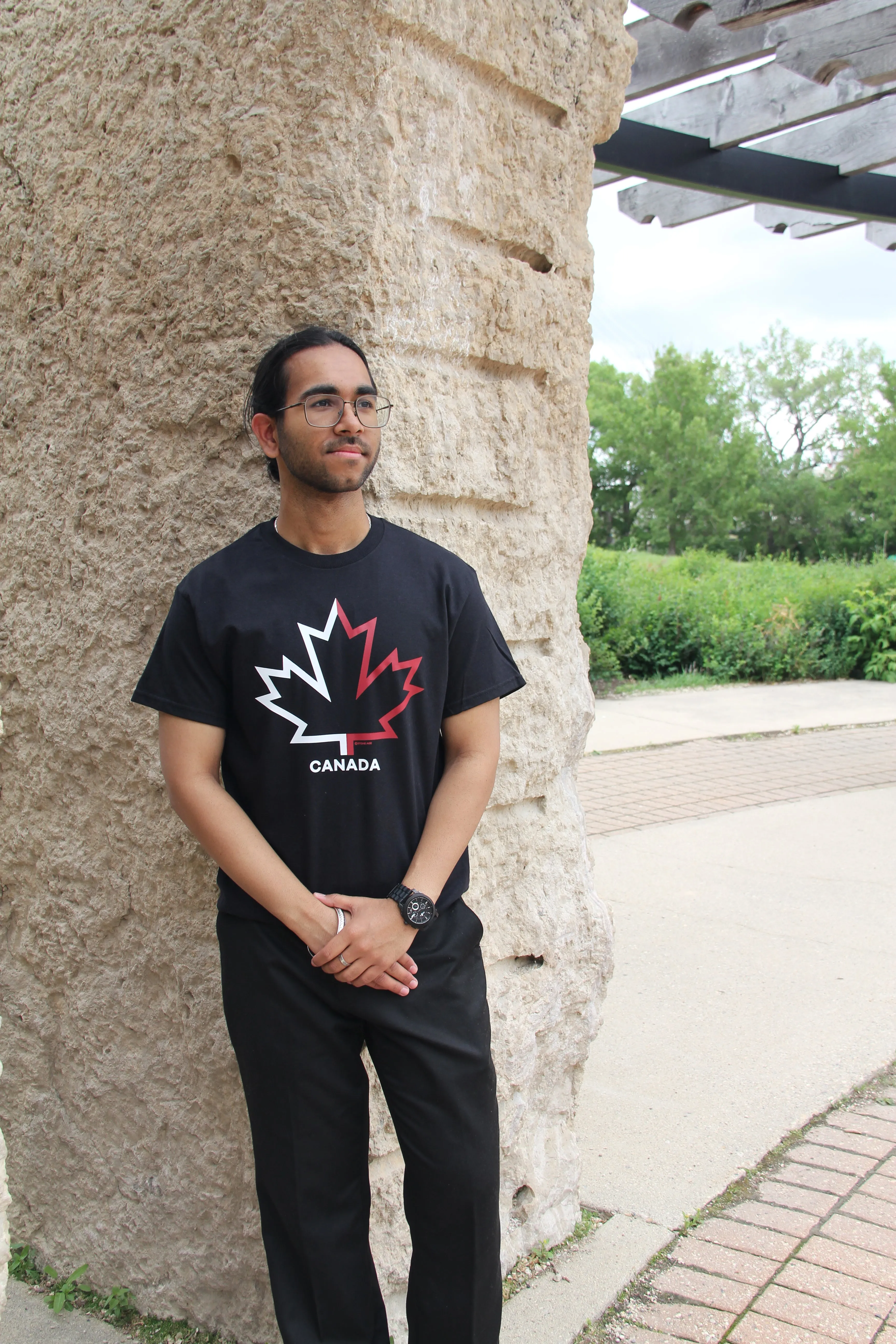 OUTLINE LEAF T-SHIRT sold by Oh Canada WPG product image thumbnail 3