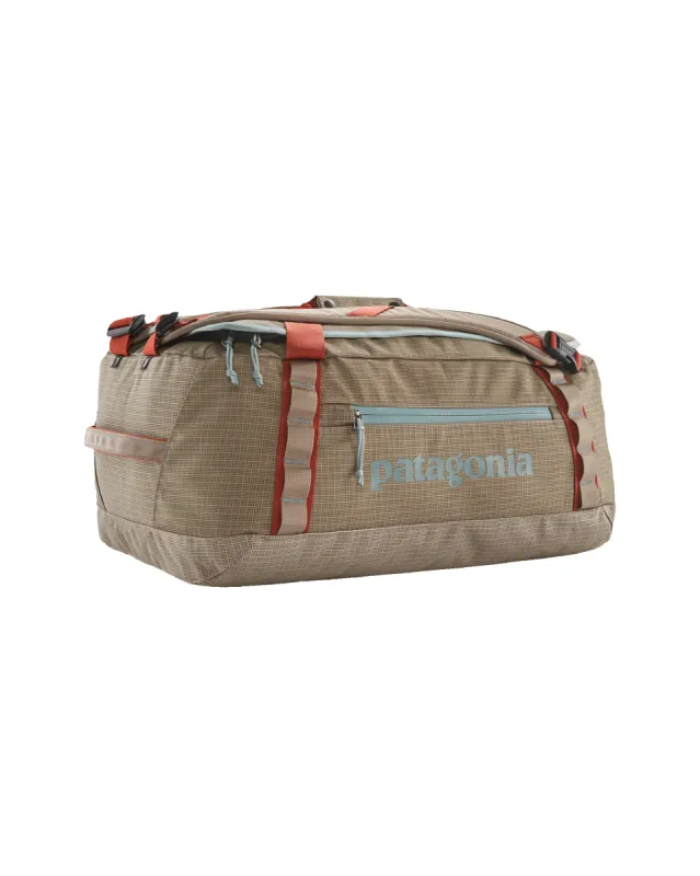 Black Hole Duffel 40L Seabird Grey made by Patagonia