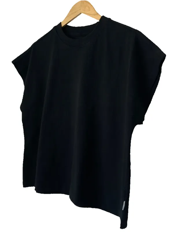 Jeanne Tee Black made by Le Bon Shoppe