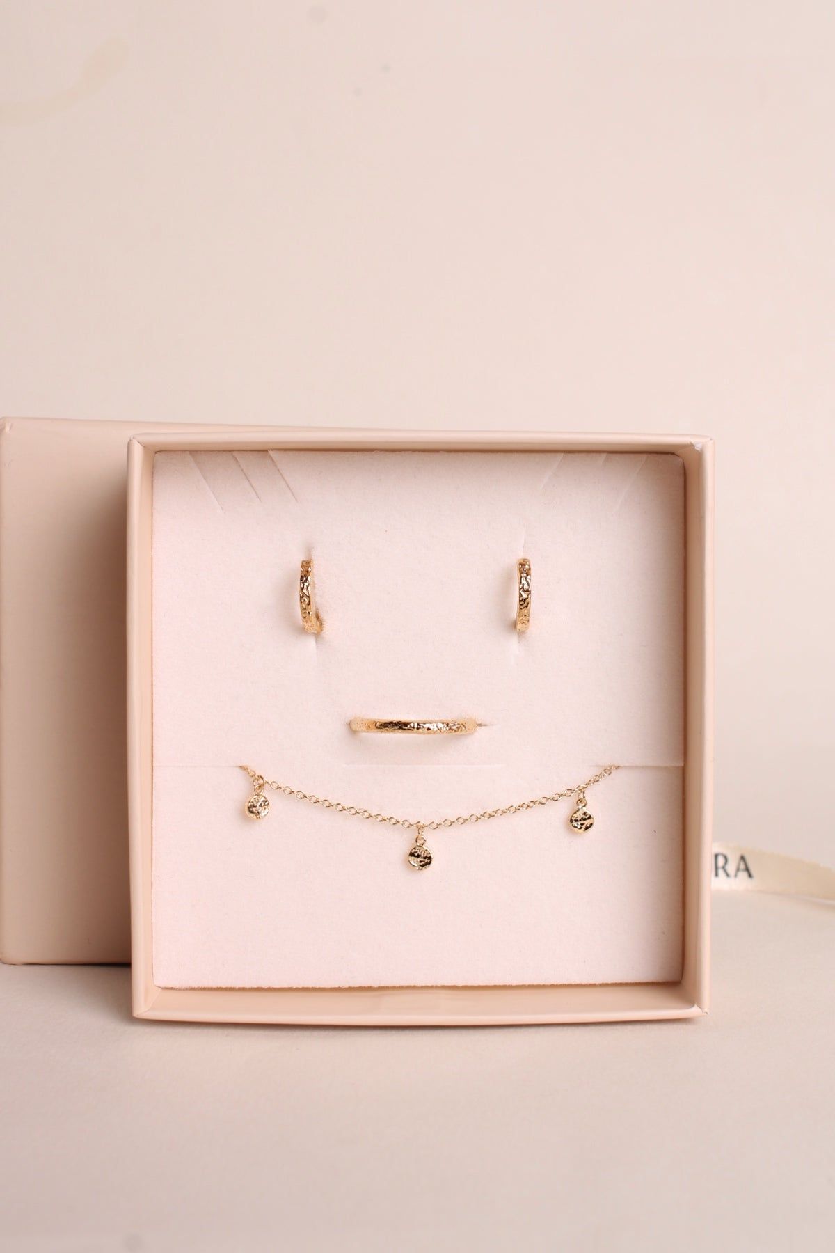 Coffret Martelé sold by Waekura