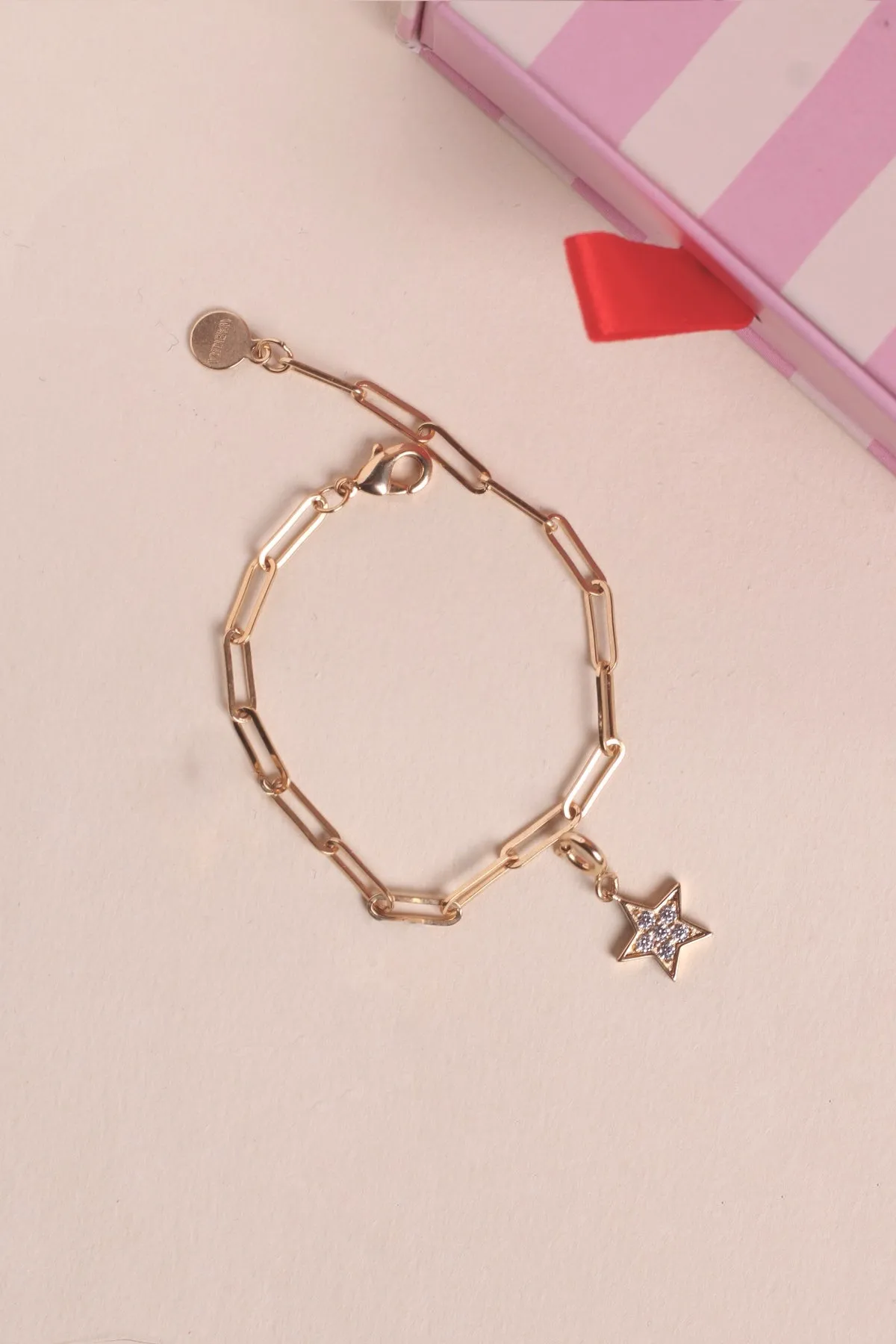 Bracelet Star sold by Waekura