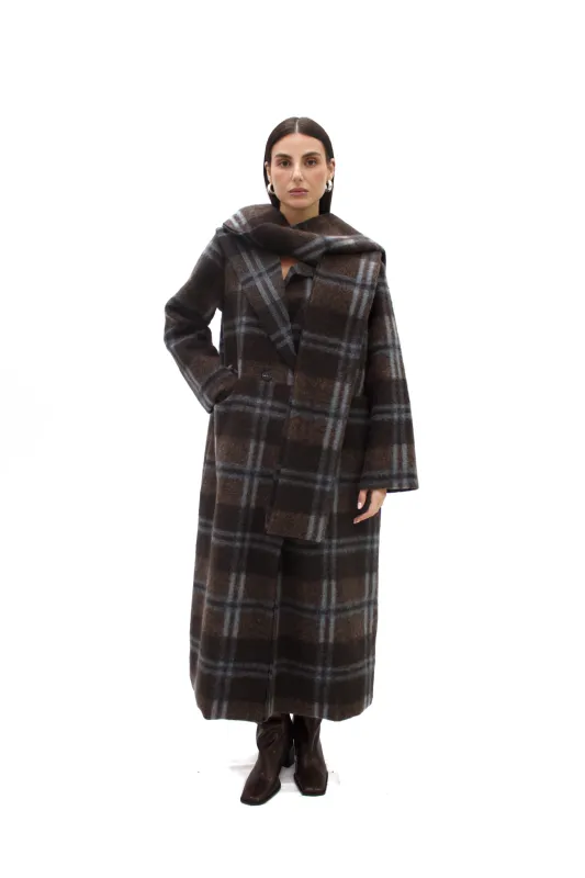 Cappotto in lana cotta con sciarpa sold by Apartamento