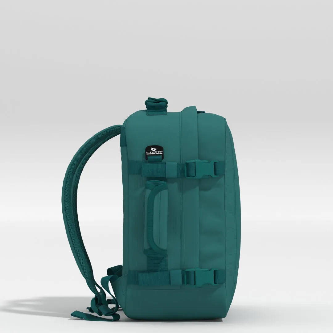 Classic Cabin Backpack 28L Meadow Green sold by Cabin Zero product image thumbnail 5