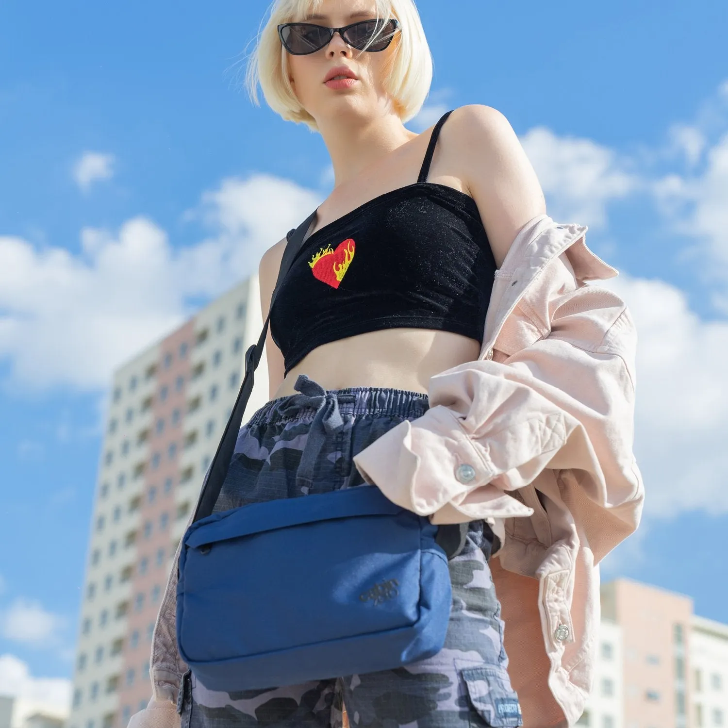 Flipside 3L Navy sold by Cabin Zero product image thumbnail 4