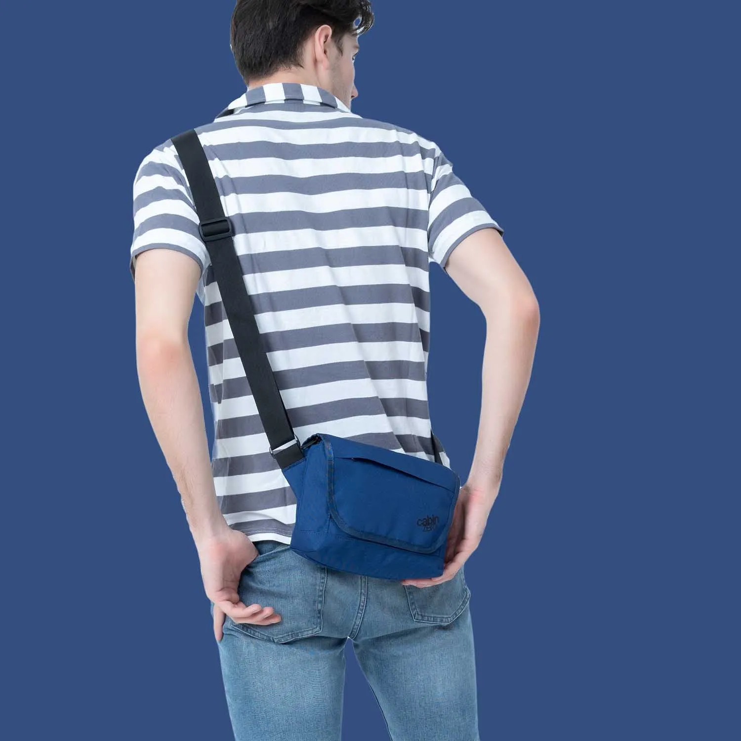 Flapjack 4L Navy sold by Cabin Zero product image thumbnail 2
