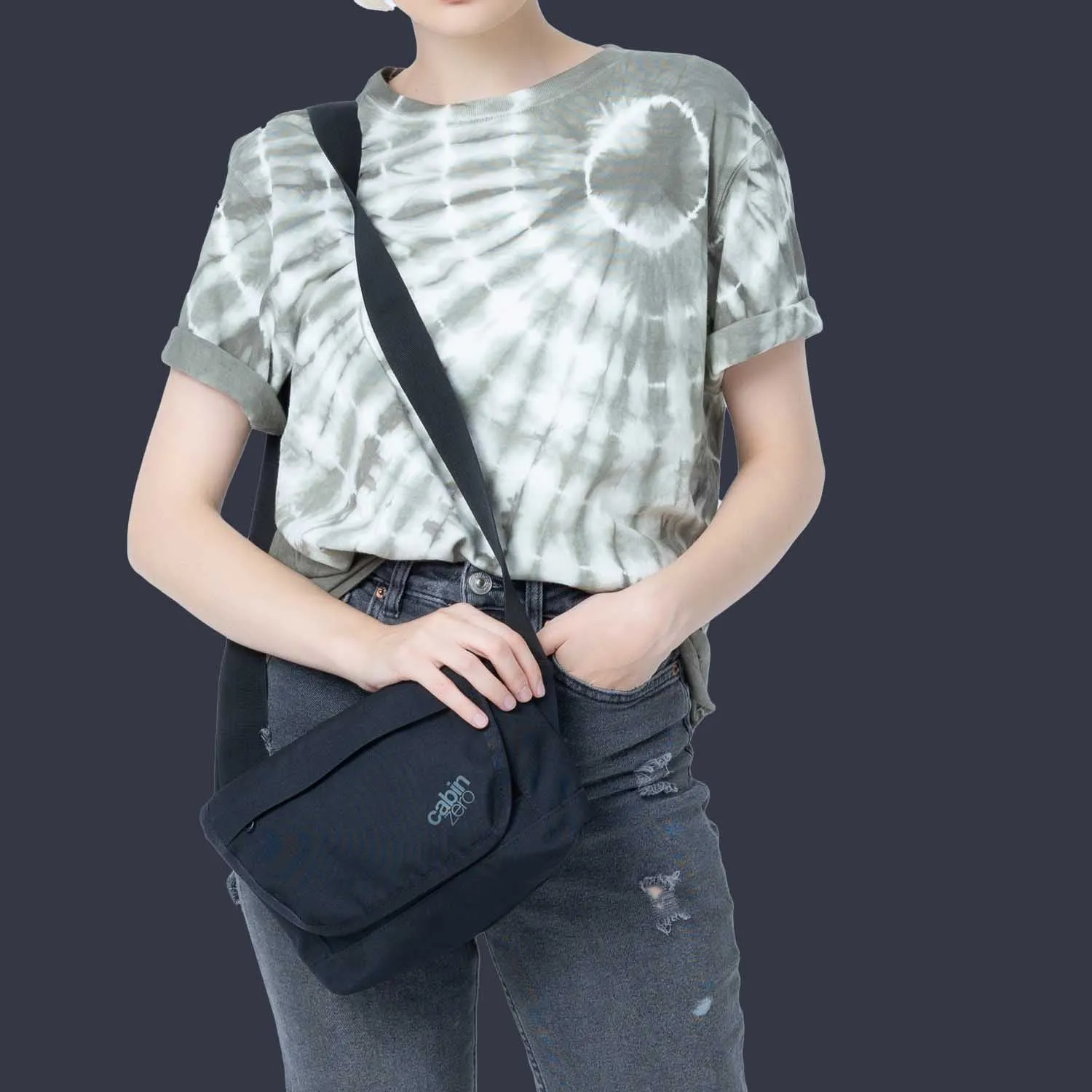 Flapjack 4L Absolute Black sold by Cabin Zero product image thumbnail 2