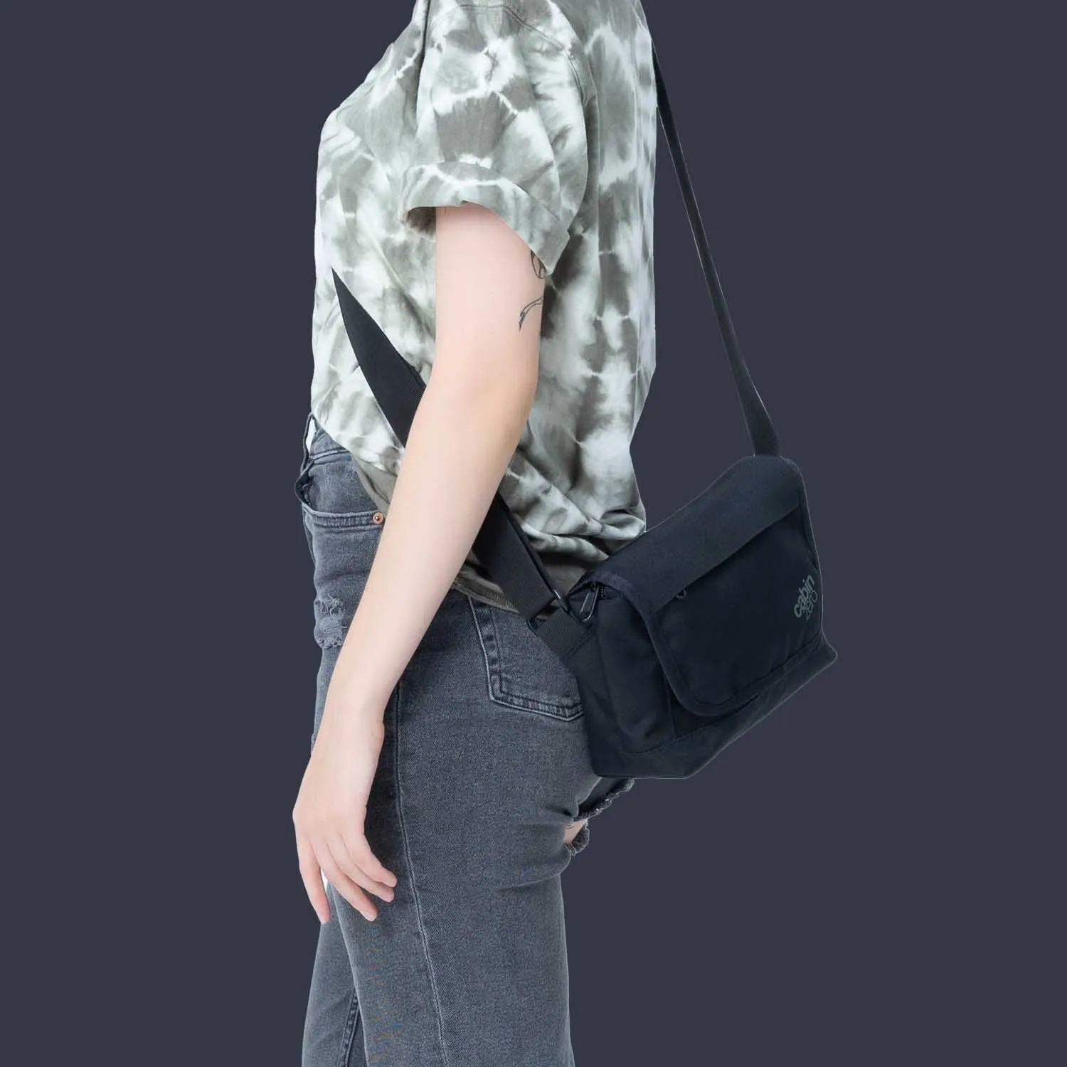 Flapjack 4L Absolute Black sold by Cabin Zero product image thumbnail 3